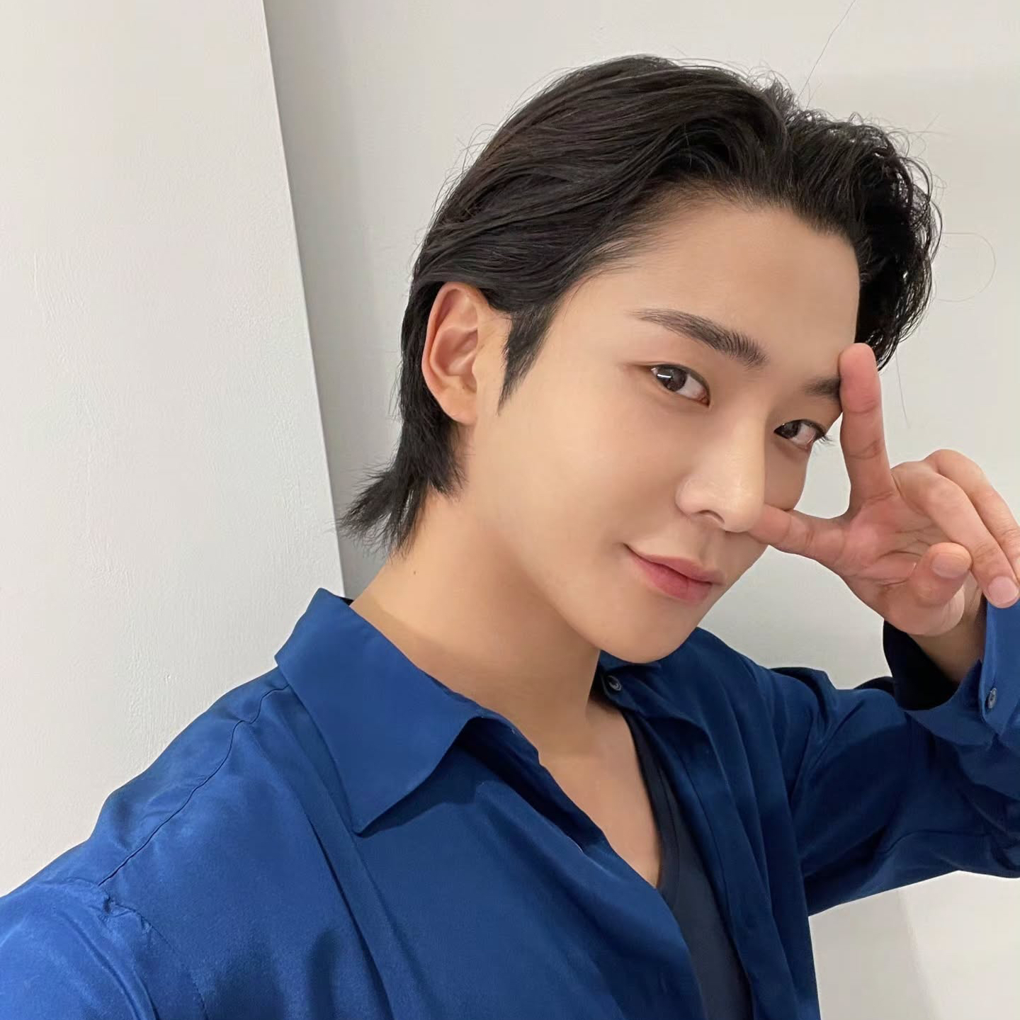 로운의 비하인드 컷