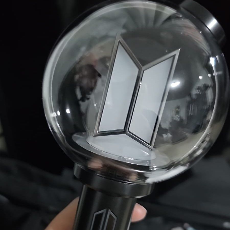 Momen yang diabadikan oleh penggemar j-hope (BTS)