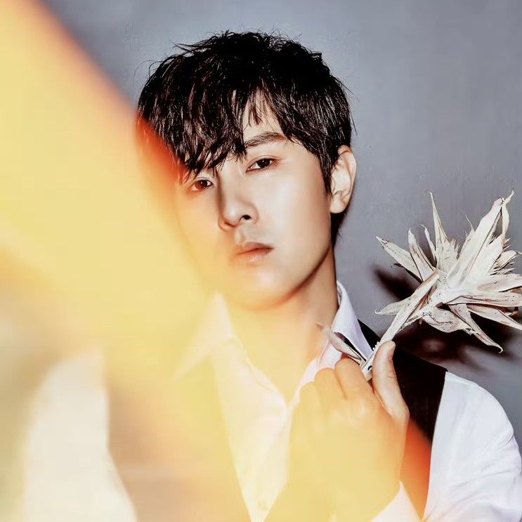 Latest photo of Kim Dongwan (SHINHWA)