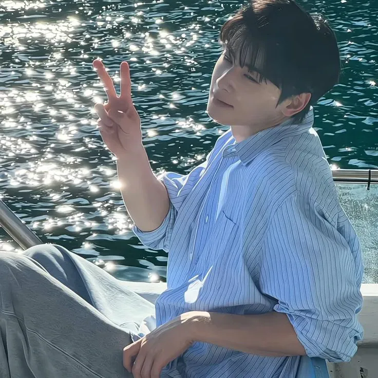 A moment captured by Eunwoo (ASTRO)'s fan