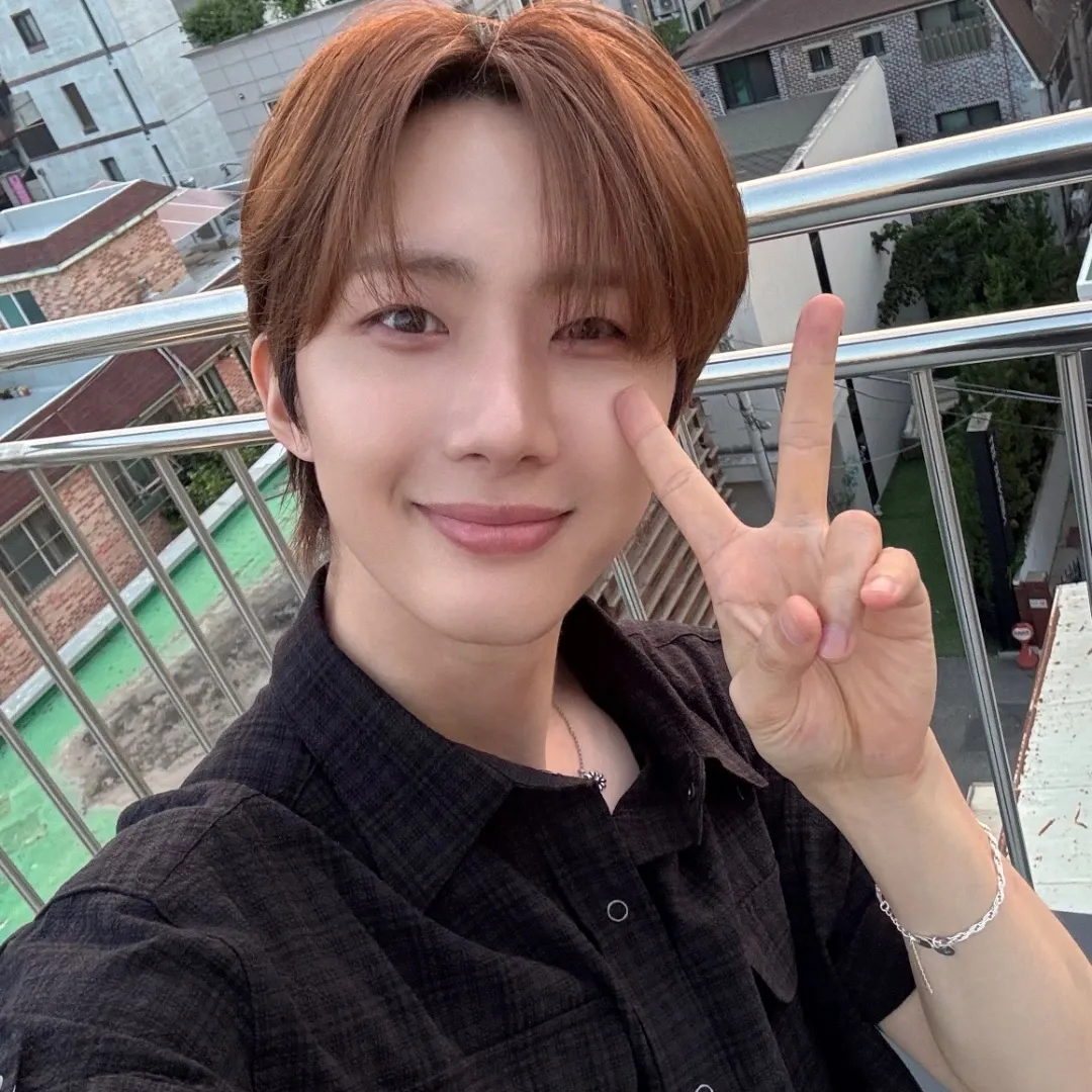 Behind-the-scenes cut of Hui (PENTAGON)