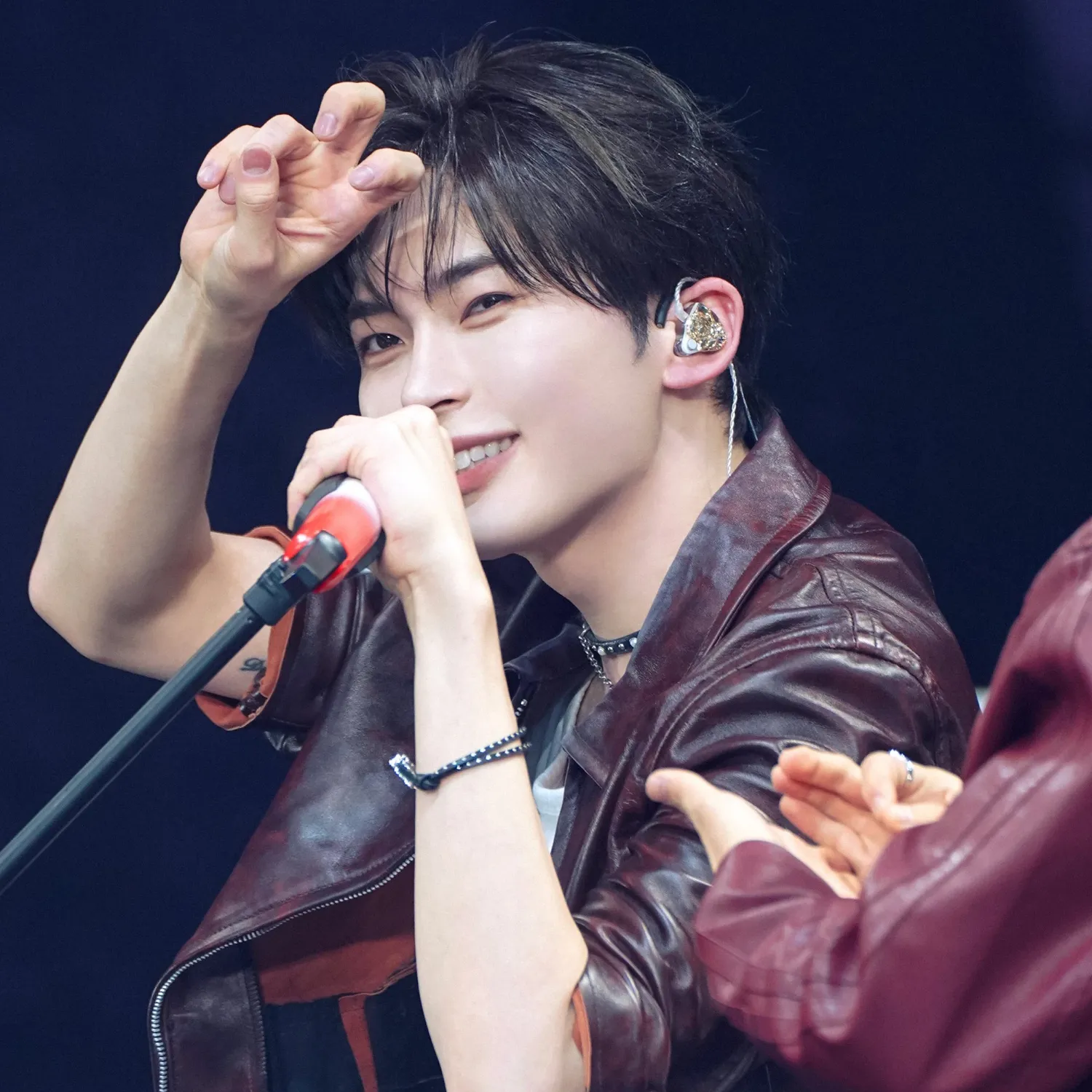 A moment captured by Sung Hanbin (ZEROBASEONE)'s fan