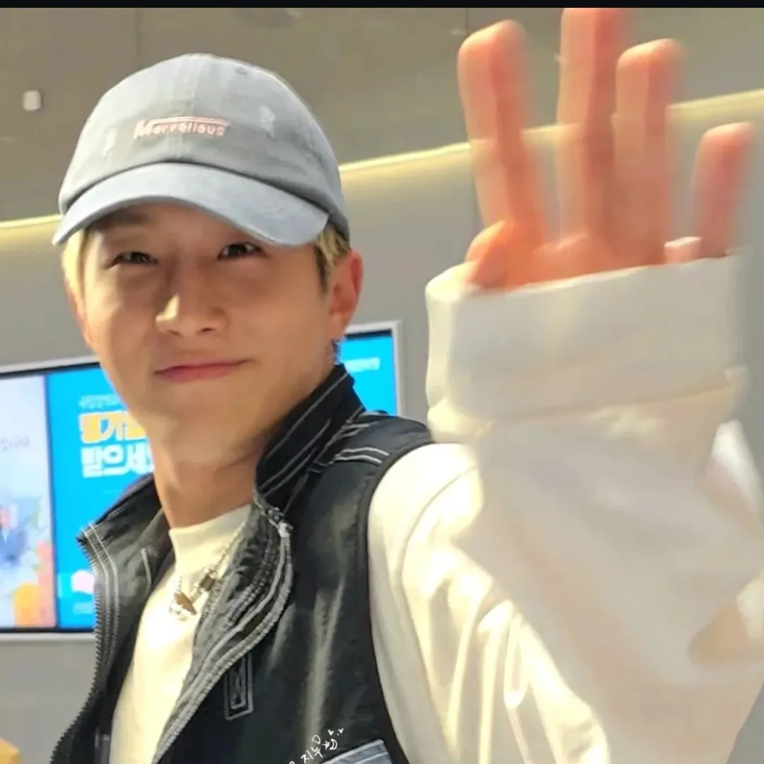 A moment captured by Jinjin (ASTRO)'s fan