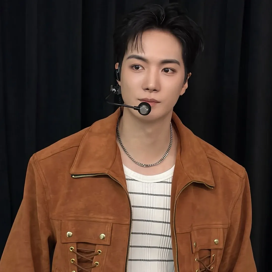A moment captured by Kim Jonghyeon's fan