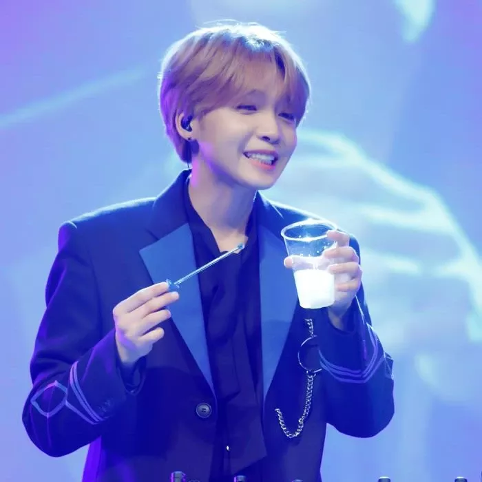 A moment captured by Jeong Sewoon's fan