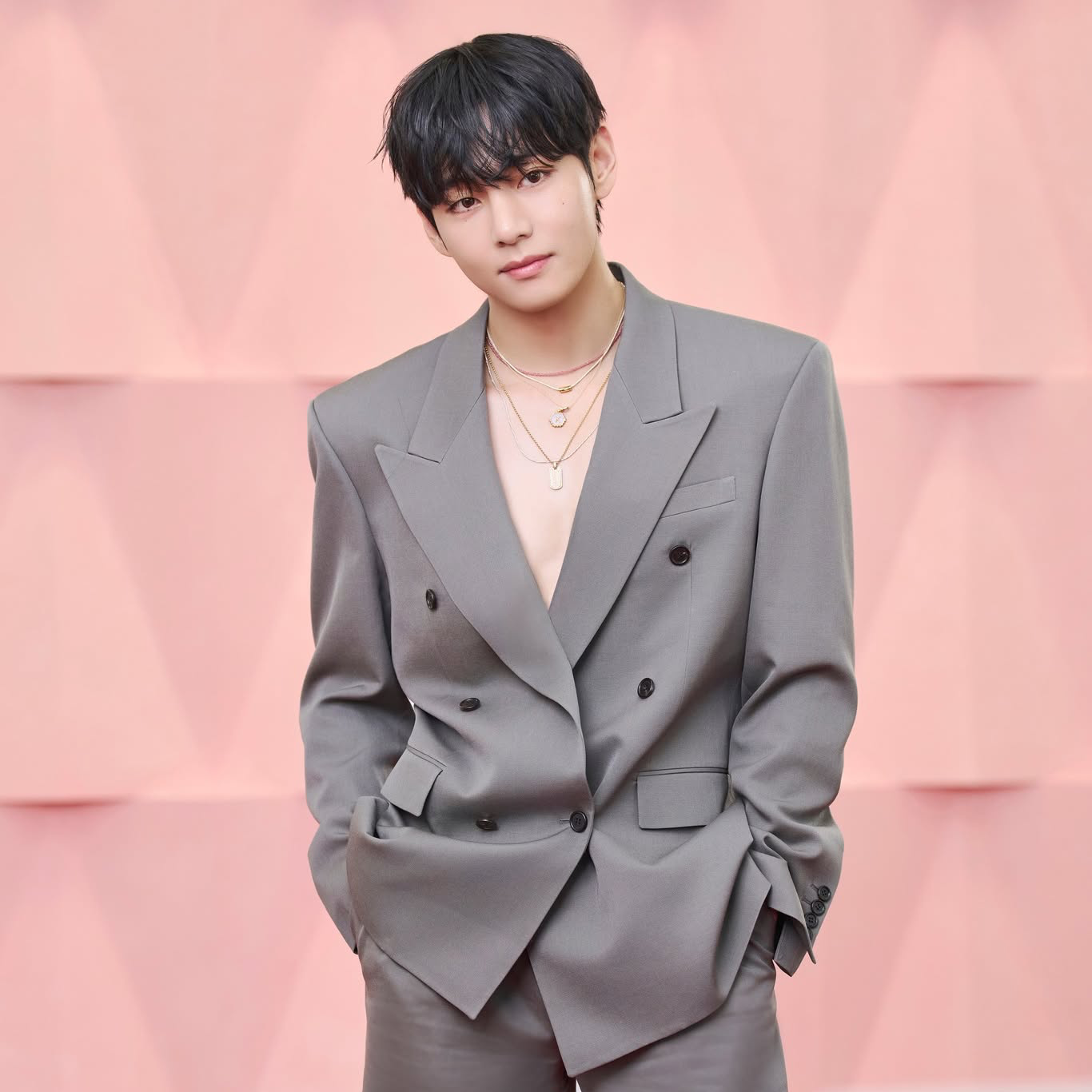 Recent activity shot of V (BTS)