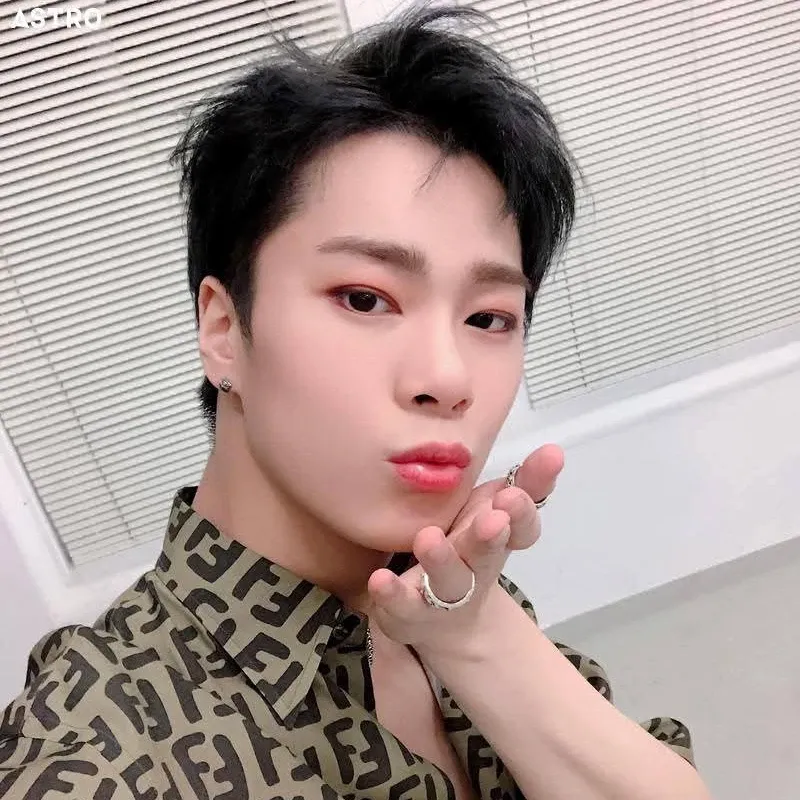 A moment captured by Moonbin (ASTRO)'s fan