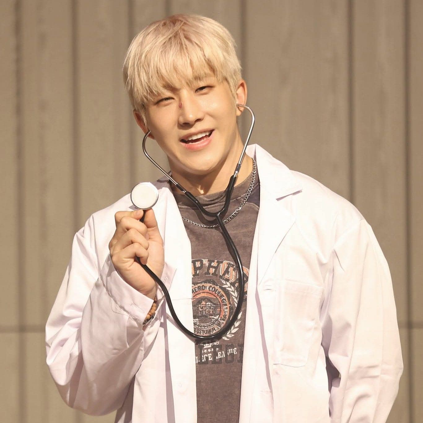 A moment captured by Jinjin (ASTRO)'s fan