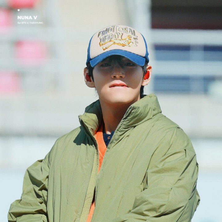 뷔 (방탄소년단)의 비하인드 컷