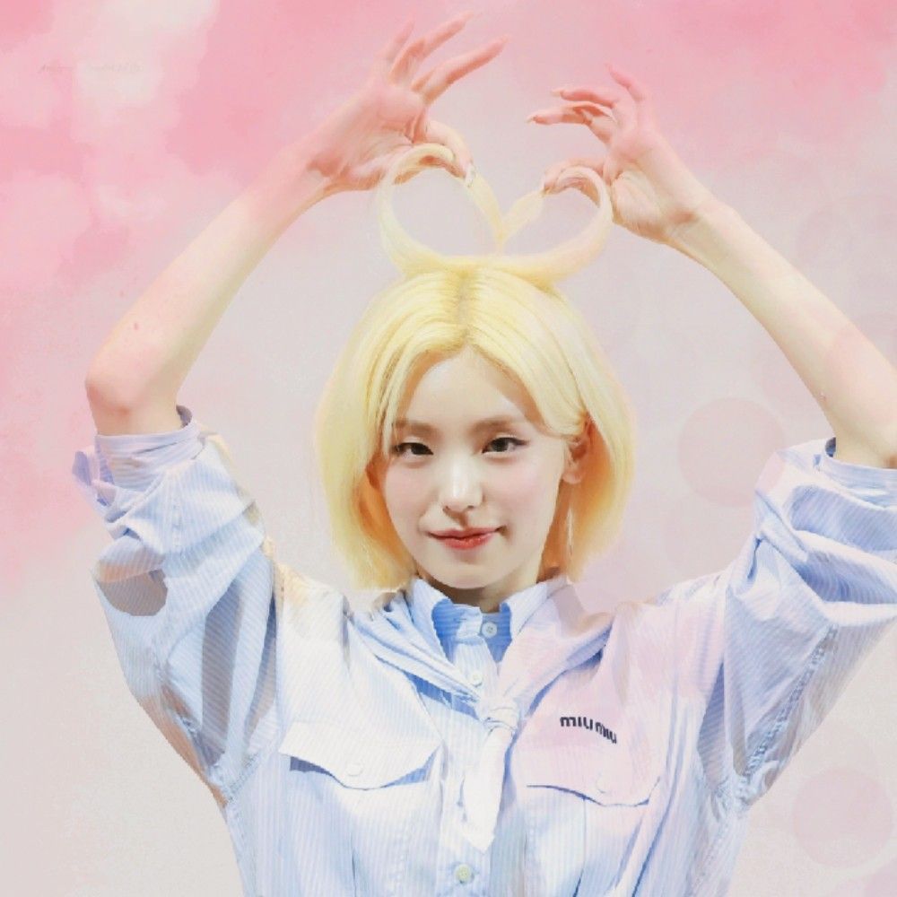 Latest photo of Yeji (ITZY)