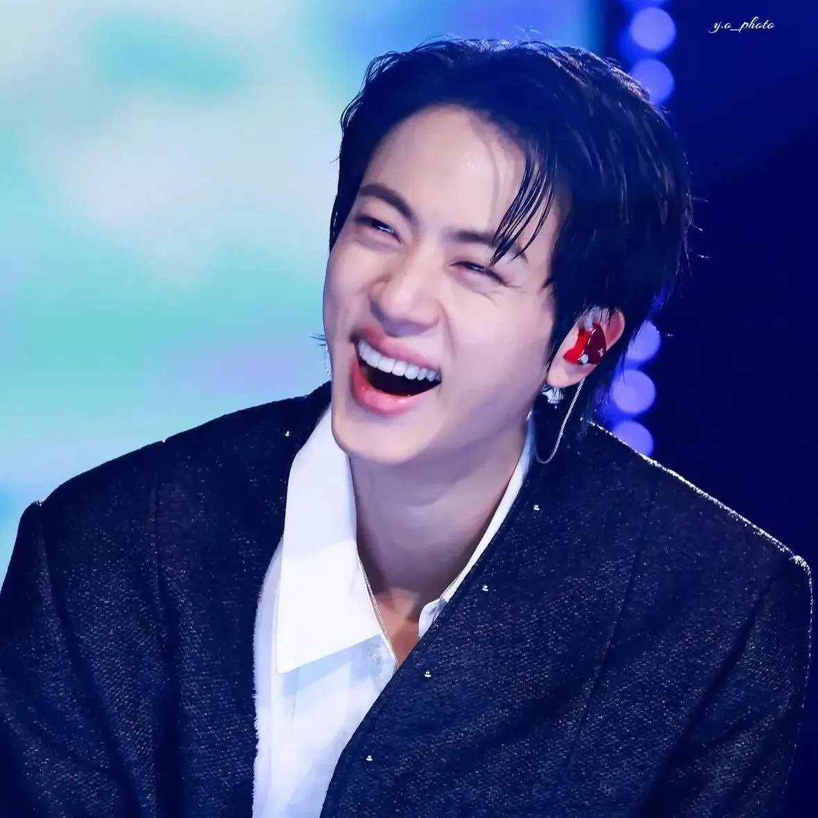 진 (방탄소년단)의 비하인드 컷