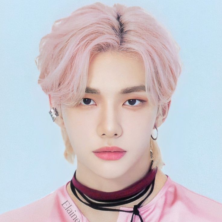 Latest photo of Hyunjin (Stray Kids)