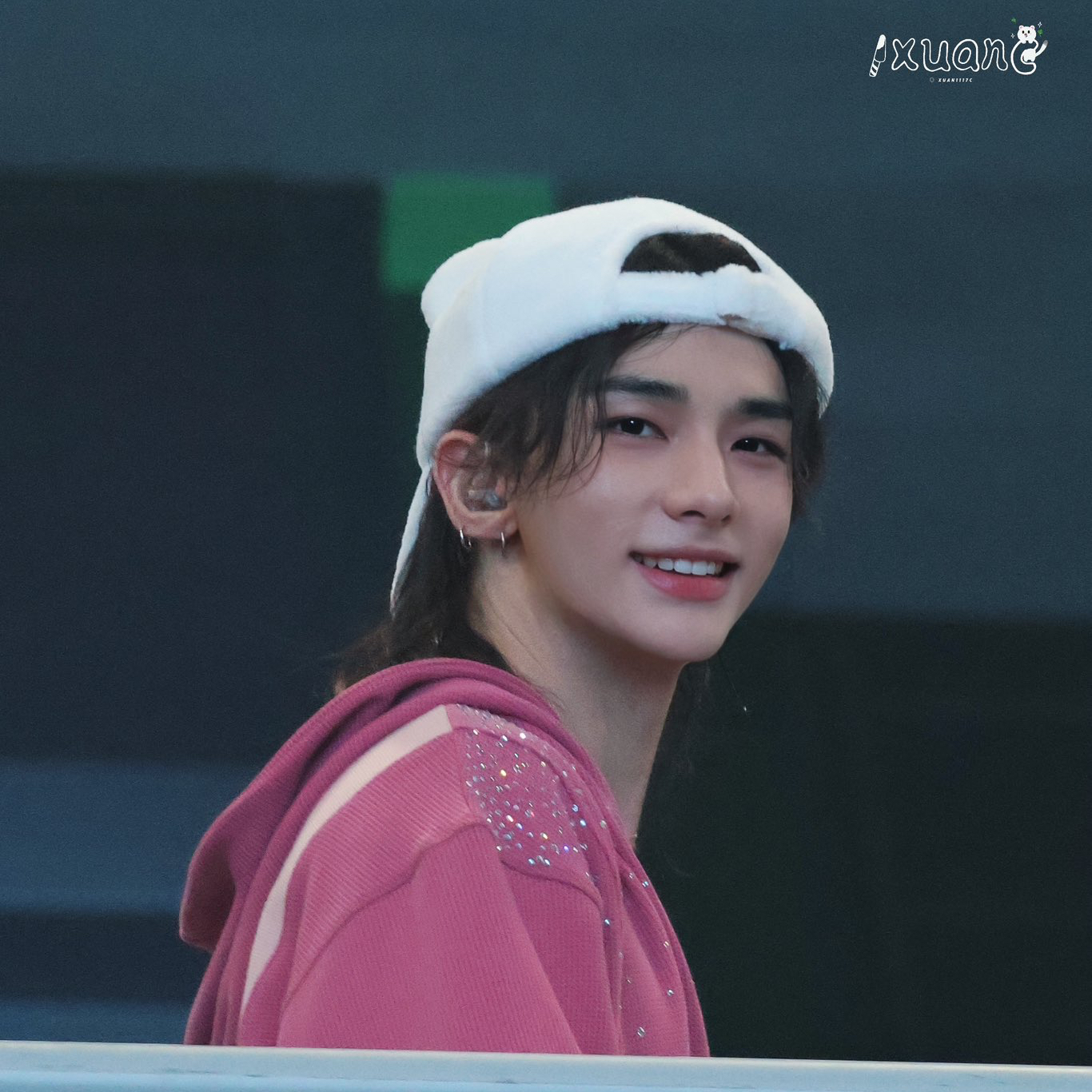 Latest photo of Hyunjin (Stray Kids)