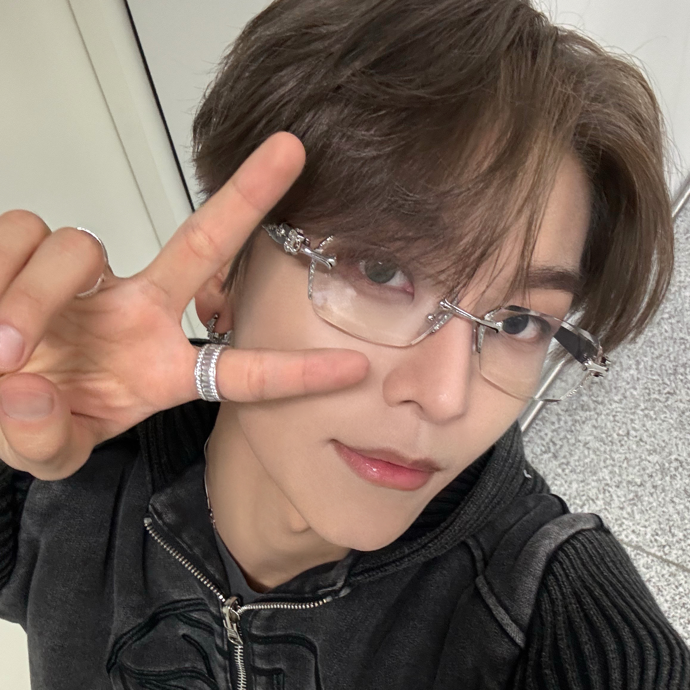 Behind-the-scenes cut of He Xinlong (ALPHA DRIVE ONE)