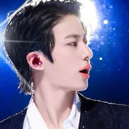 Momen yang diabadikan oleh penggemar Jin (BTS)