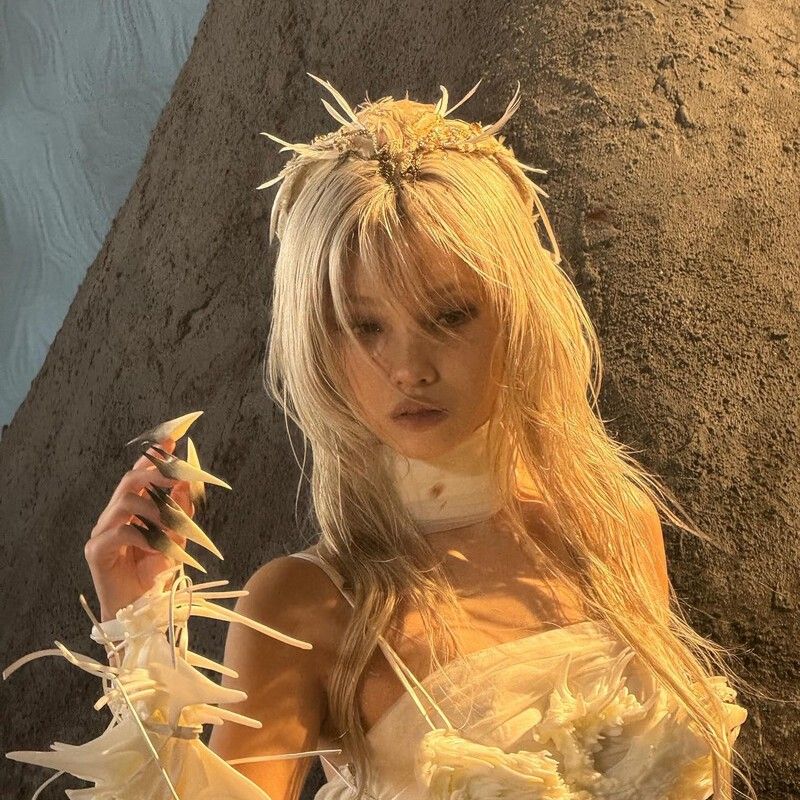 Behind-the-scenes cut of Soyeon (i-dle)