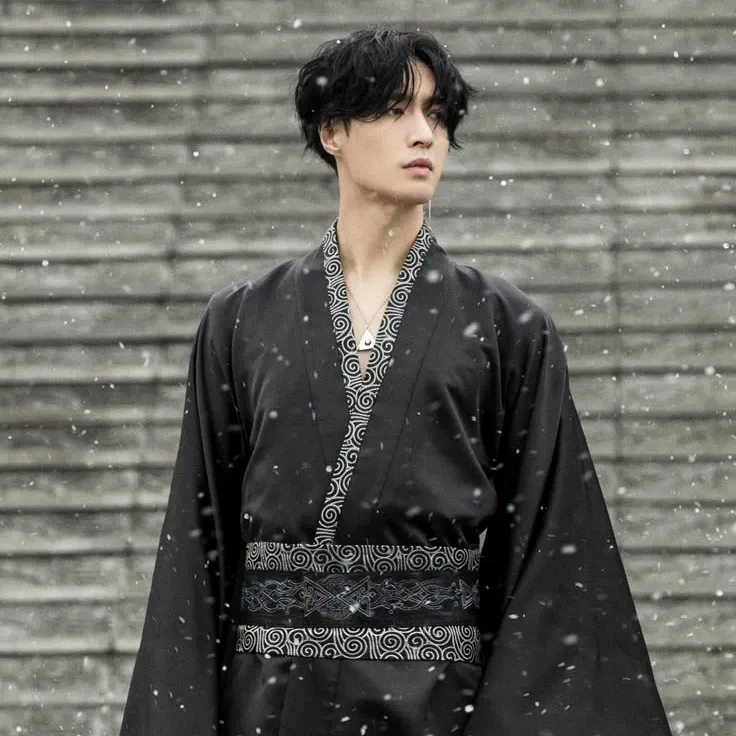Behind-the-scenes cut of Lay (EXO)