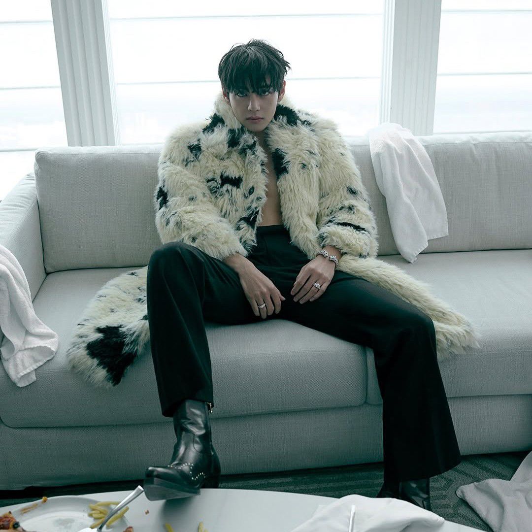 V (防弹少年团)的最新活动照片