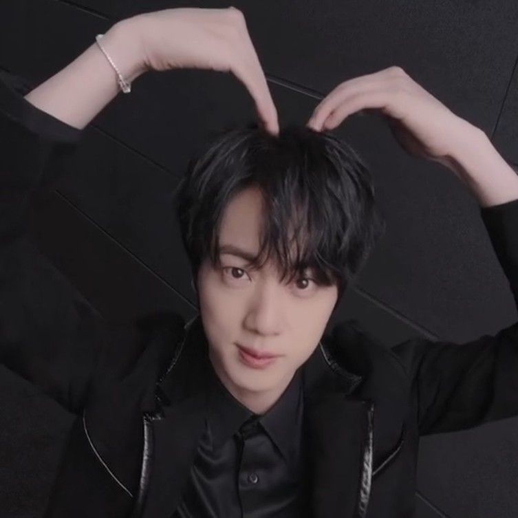 진 (방탄소년단) 최근 활동샷