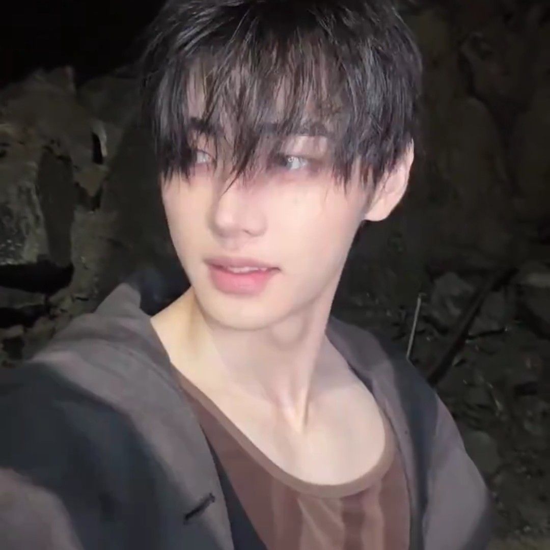 A moment captured by Sunghoon (ENHYPEN)'s fan