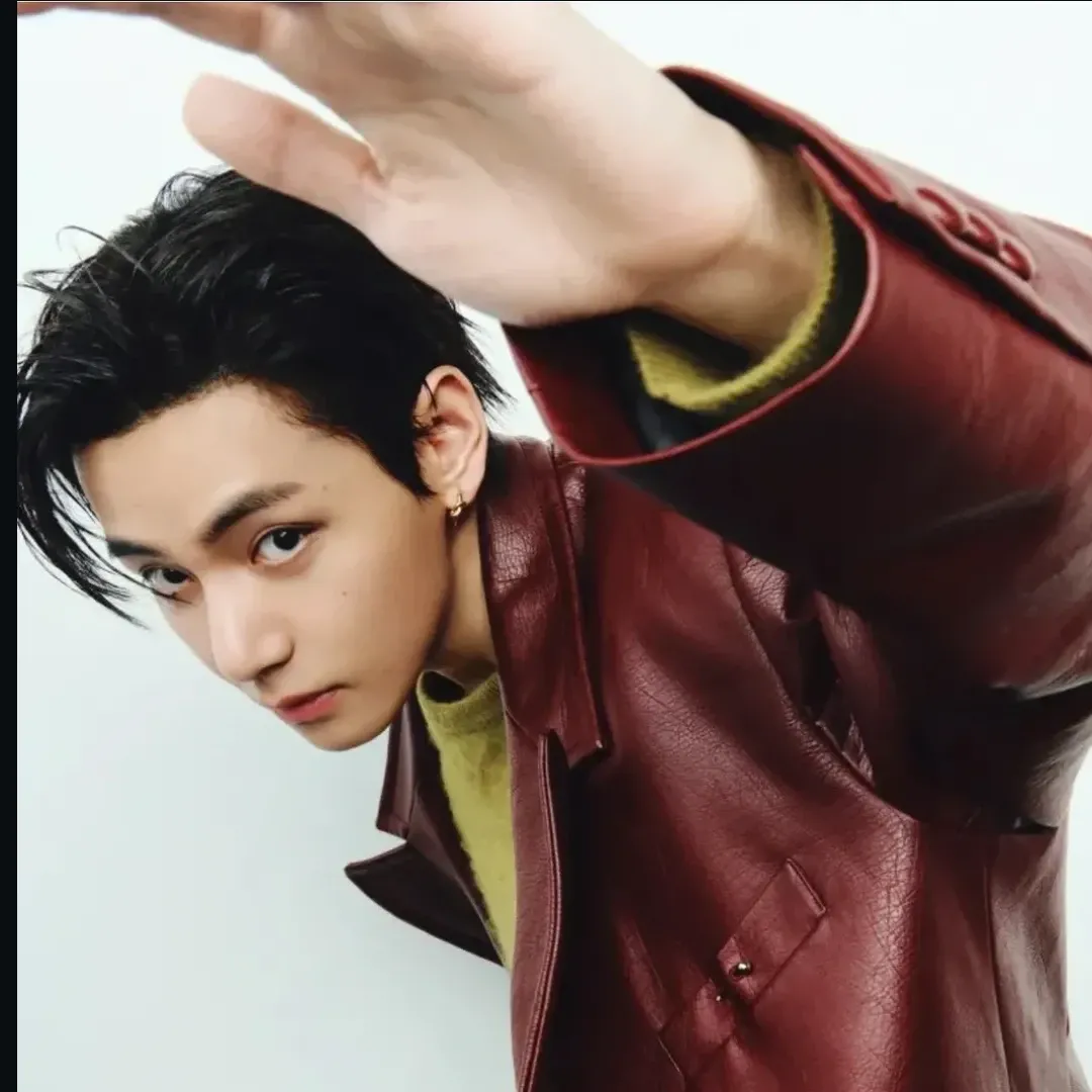 Latest photo of V (BTS)