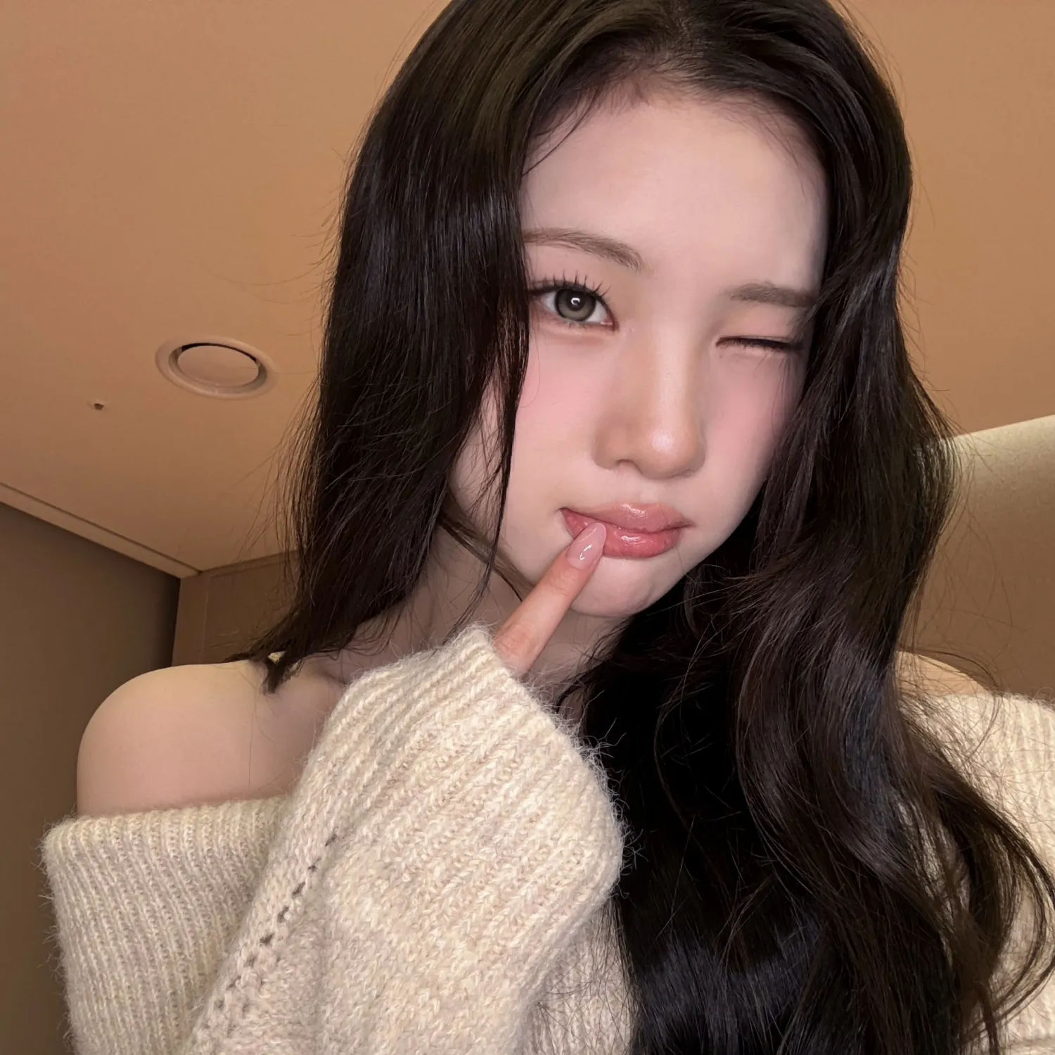 Recent activity shot of Juun (Hearts2Hearts)