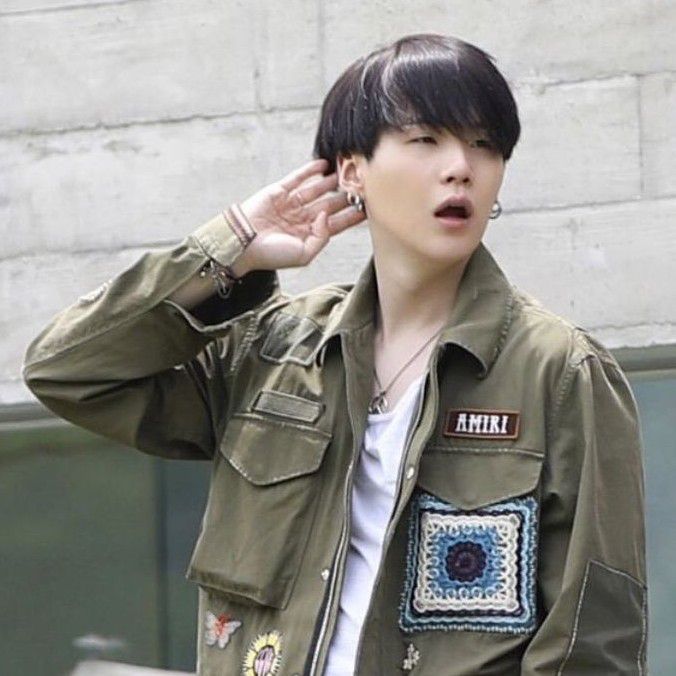 SUGA (BTS)の舞台裏ショット