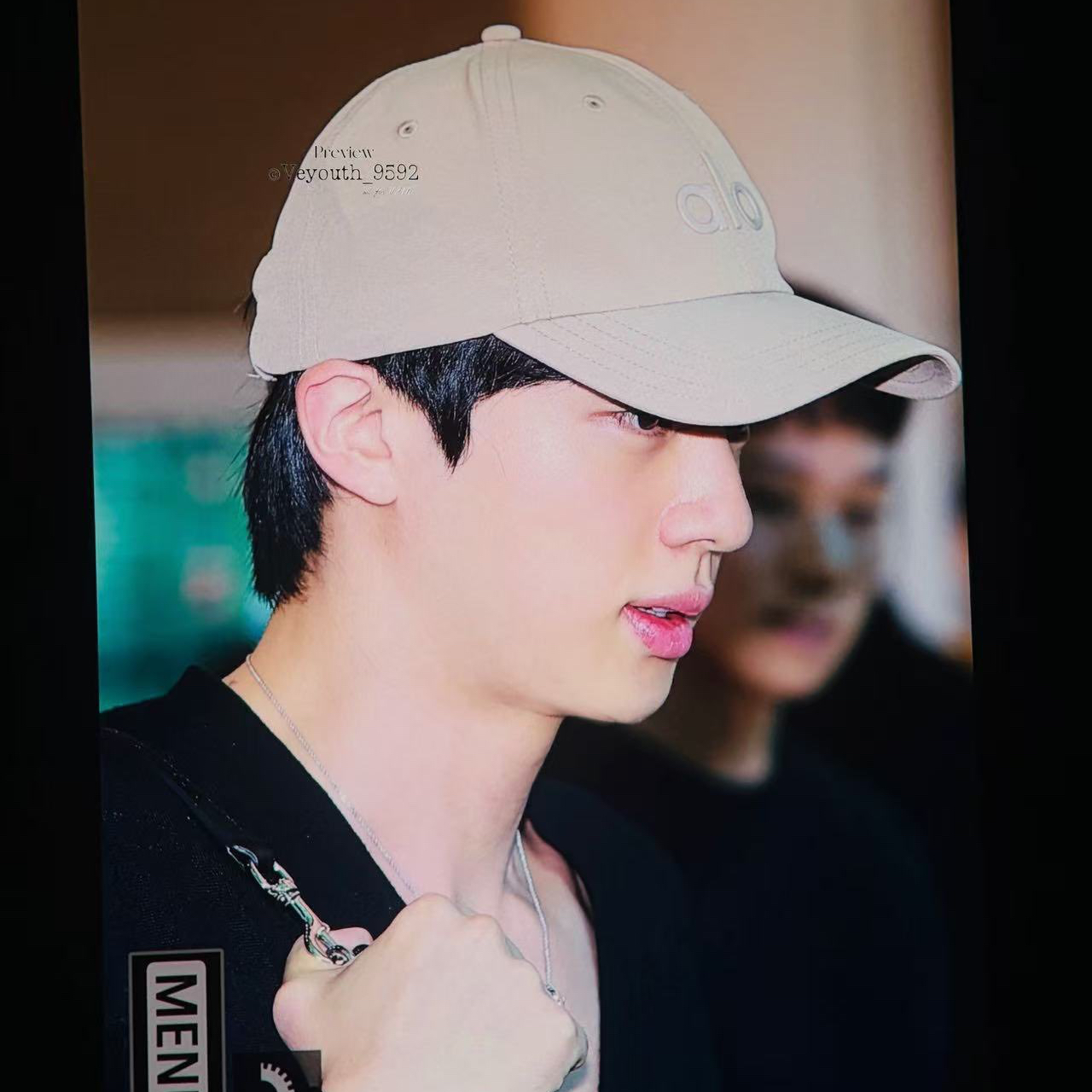 Foto aktivitas terbaru Jin (BTS)