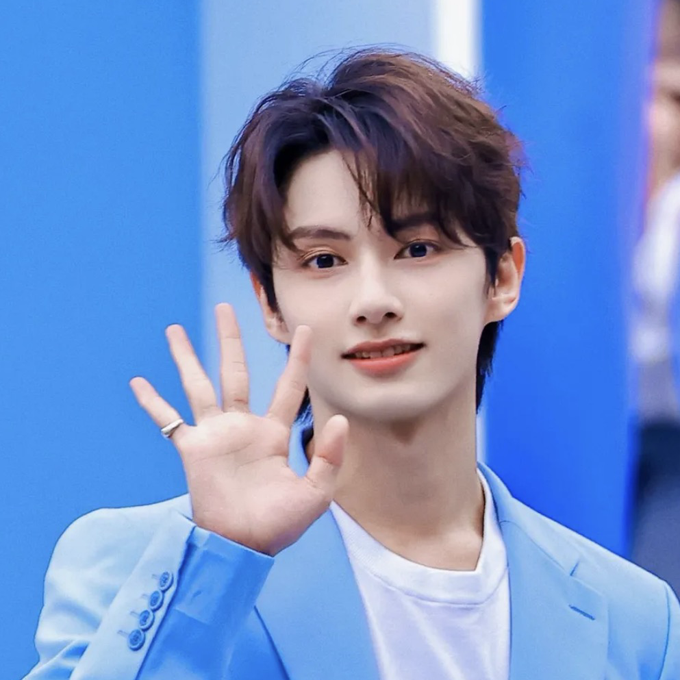 Jun (SEVENTEEN)的最新活动照片