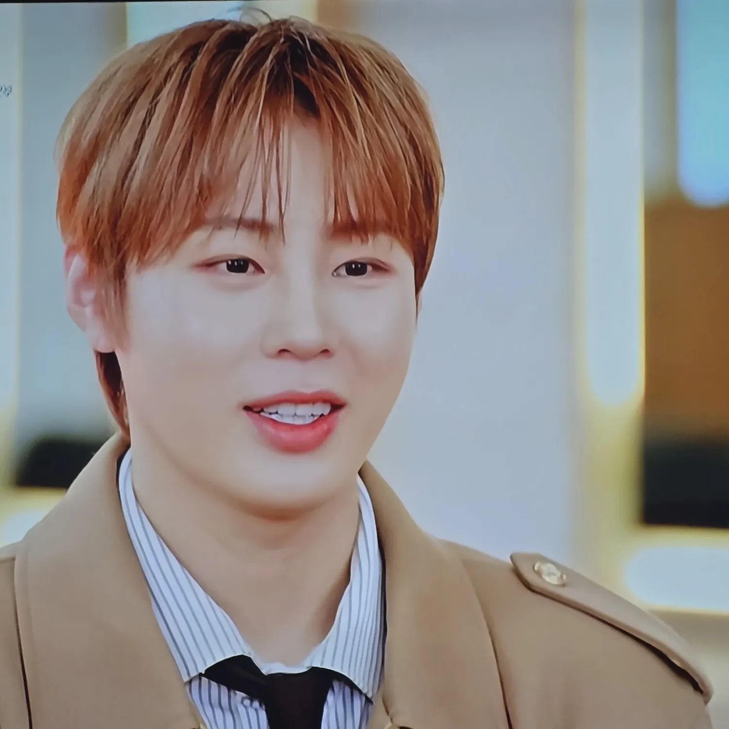 Behind-the-scenes cut of Ha Sungwoon