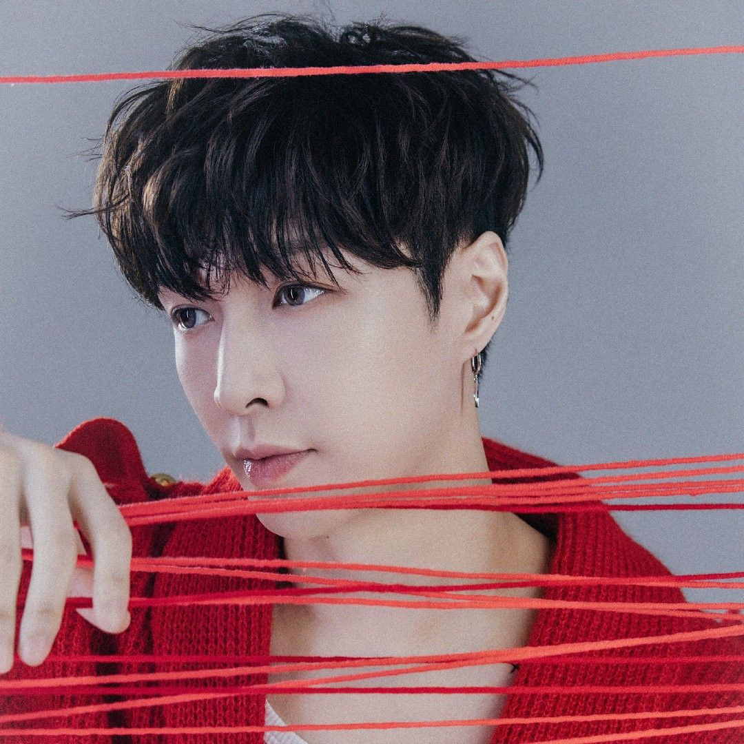 A moment captured by Lay (EXO)'s fan