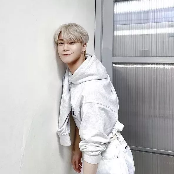 Behind-the-scenes cut of Moonbin (ASTRO)