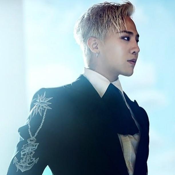 Foto aktivitas terbaru G-DRAGON (BIGBANG)