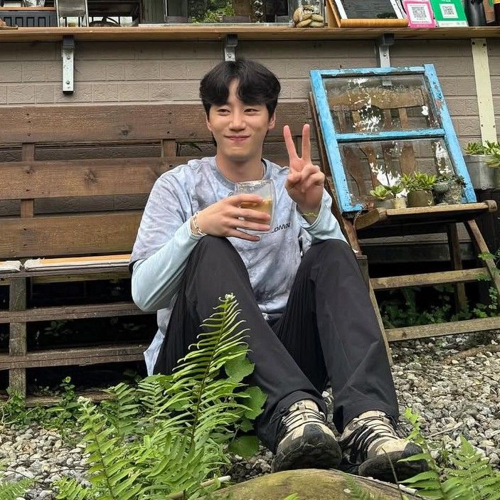 Recent activity shot of Lee Junyoung