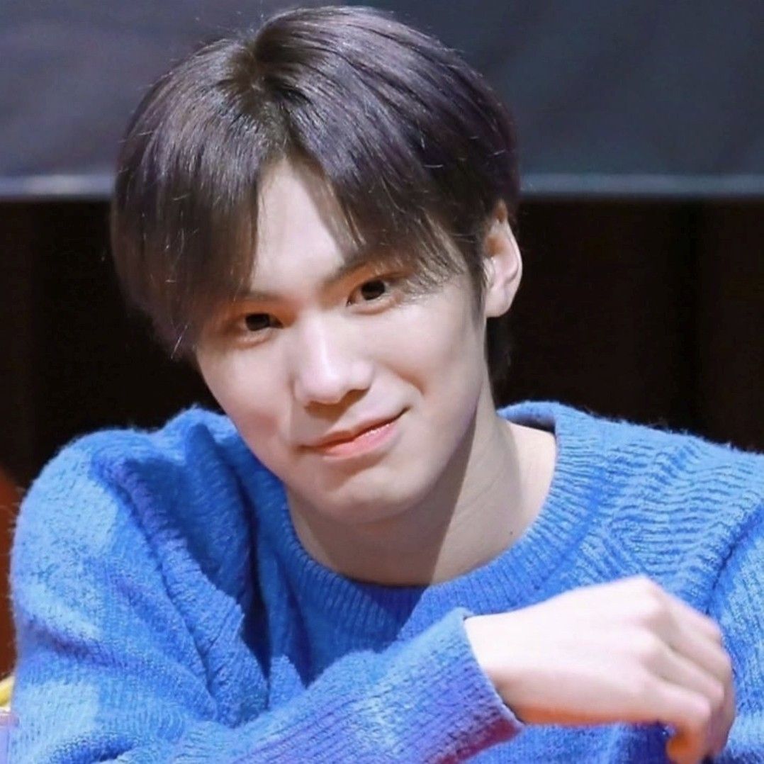 A moment captured by Rocky's fan