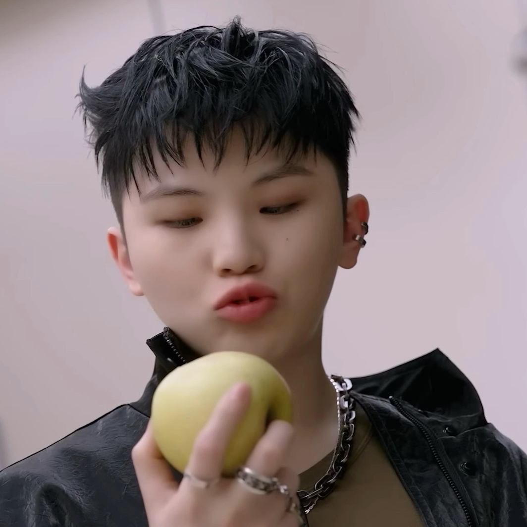 Latest photo of Woozi (SEVENTEEN)