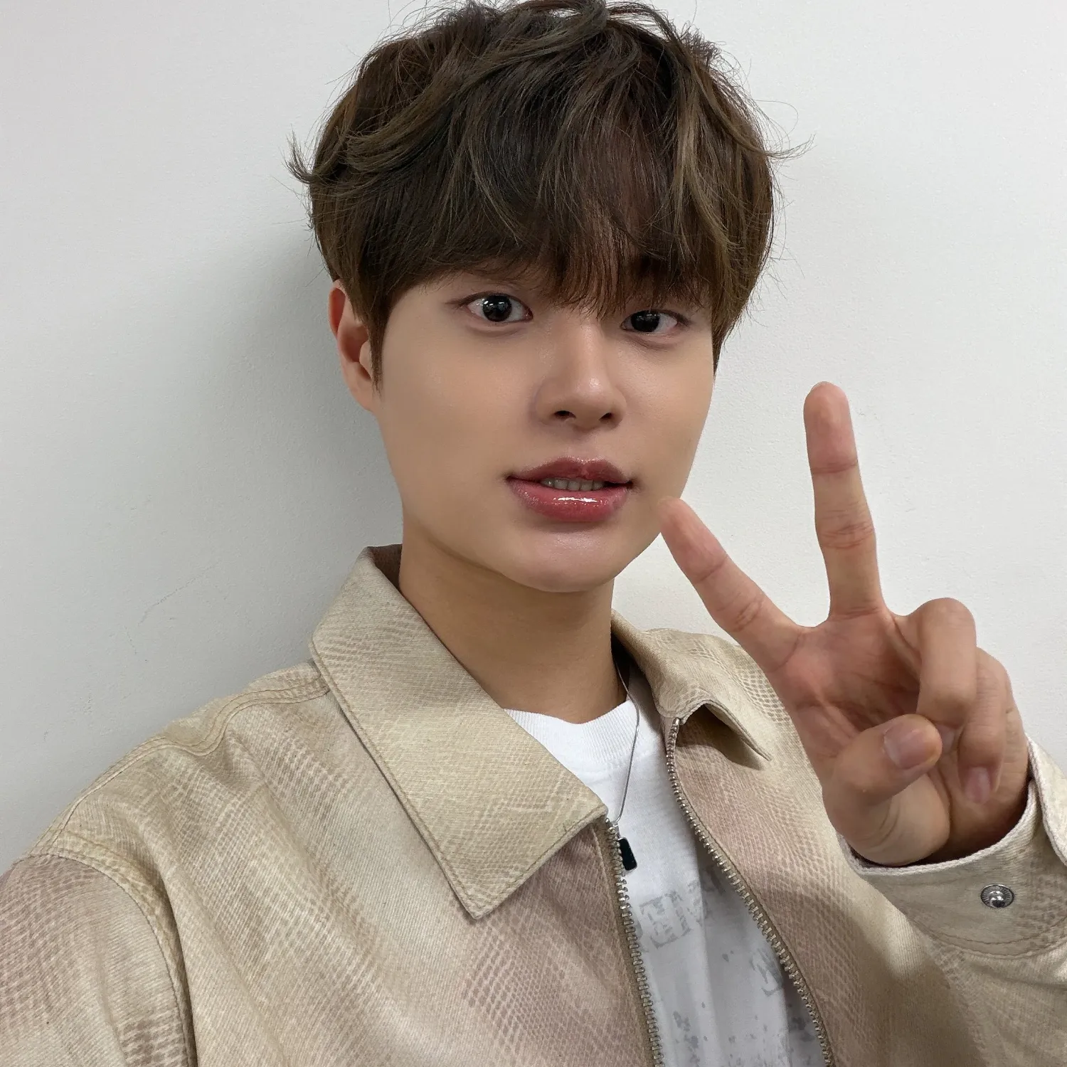 Recent activity shot of Lee Daehwi (AB6IX)