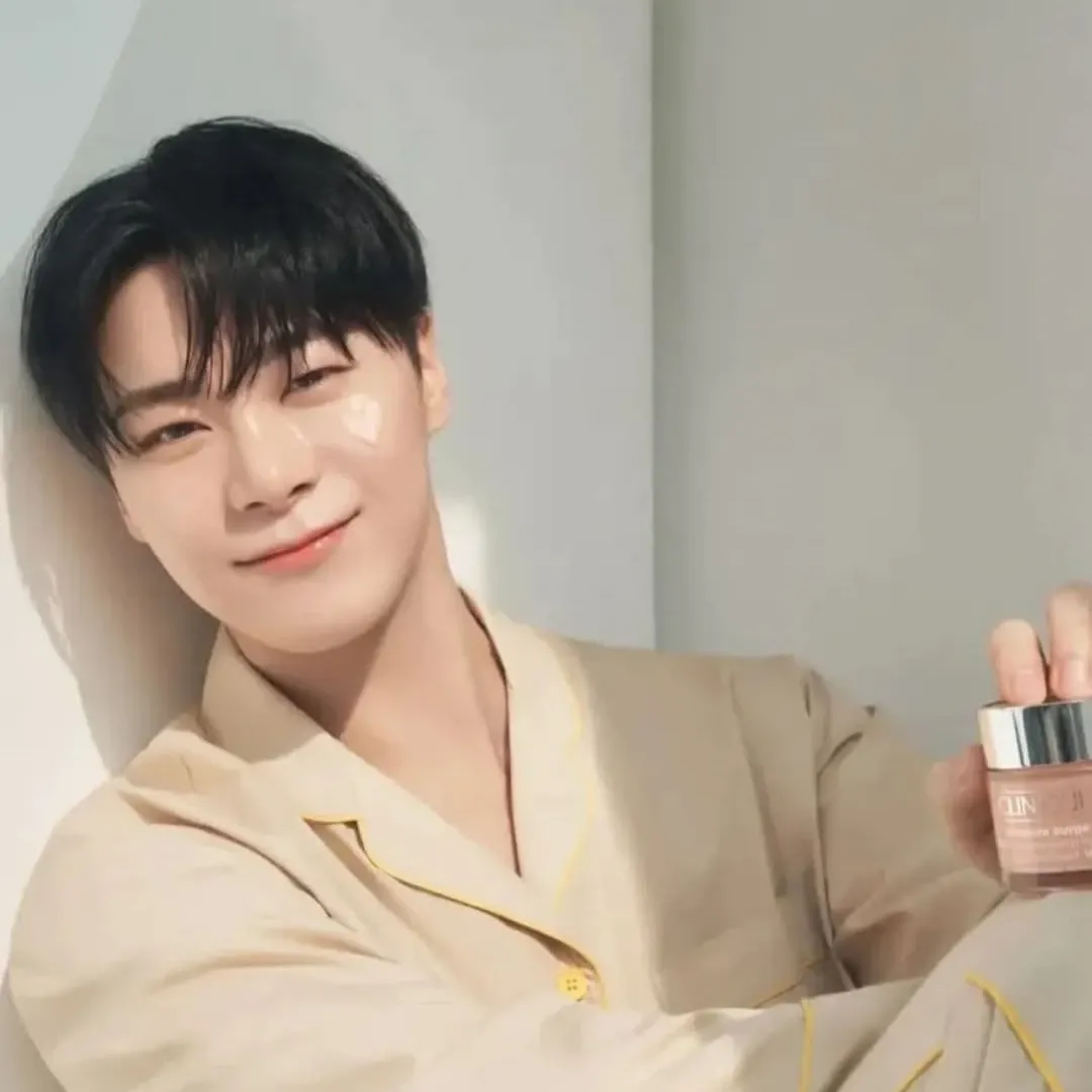 Behind-the-scenes cut of Moonbin (ASTRO)