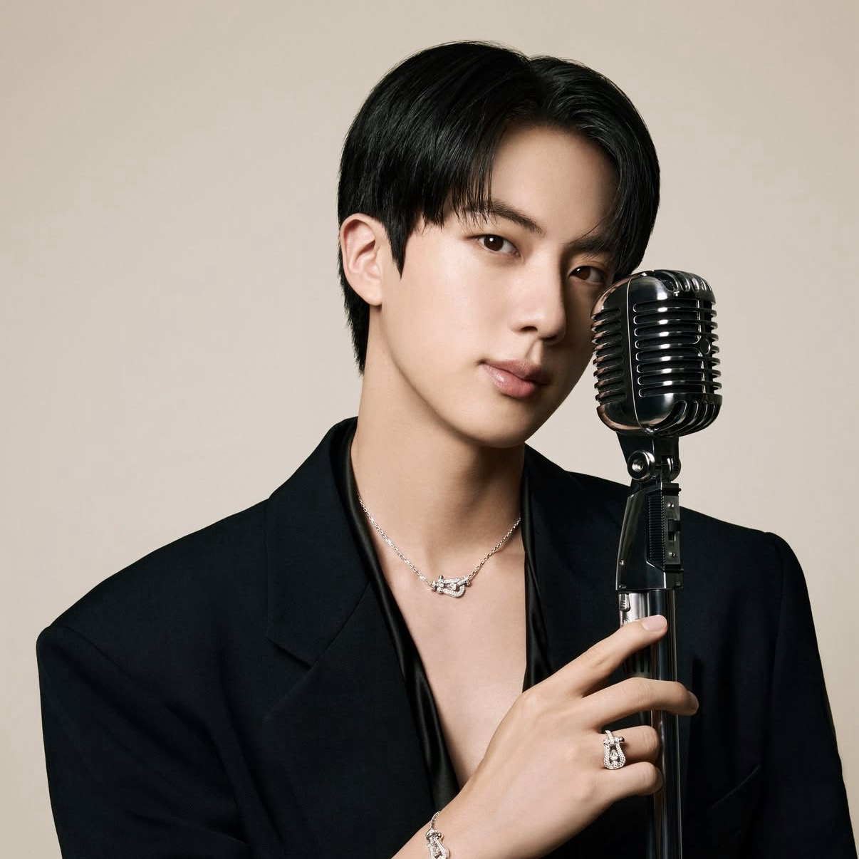 Potret di balik layar Jin (BTS)