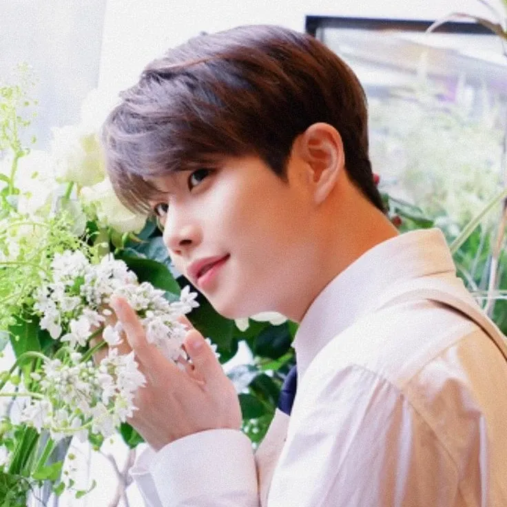 A moment captured by MJ (ASTRO)'s fan