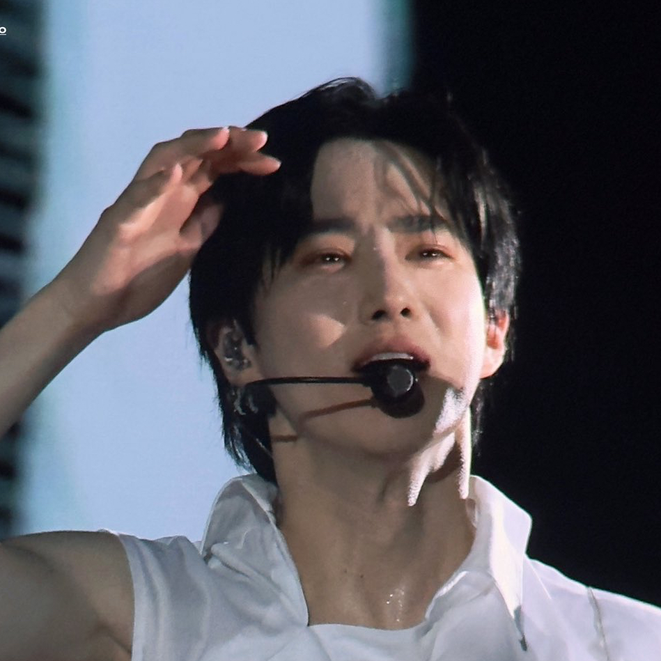 A moment captured by Suho (EXO)'s fan