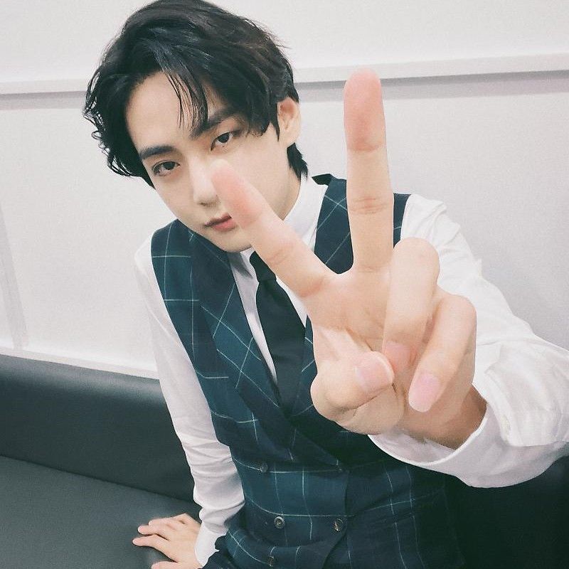 Latest photo of V (BTS)