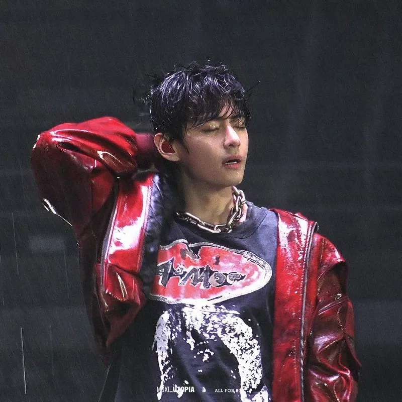 Momen yang diabadikan oleh penggemar V (BTS)