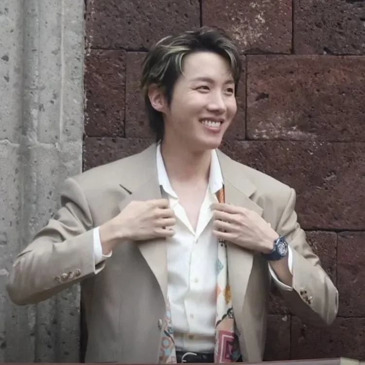 Behind-the-scenes cut of j-hope (BTS)
