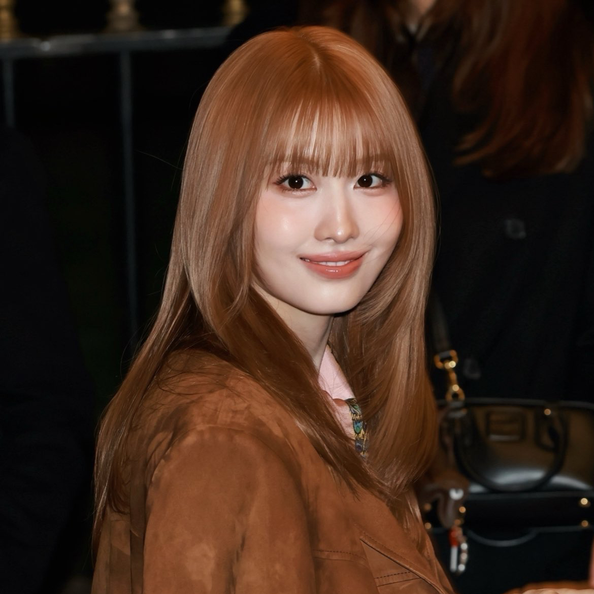 Behind-the-scenes cut of Momo (TWICE)