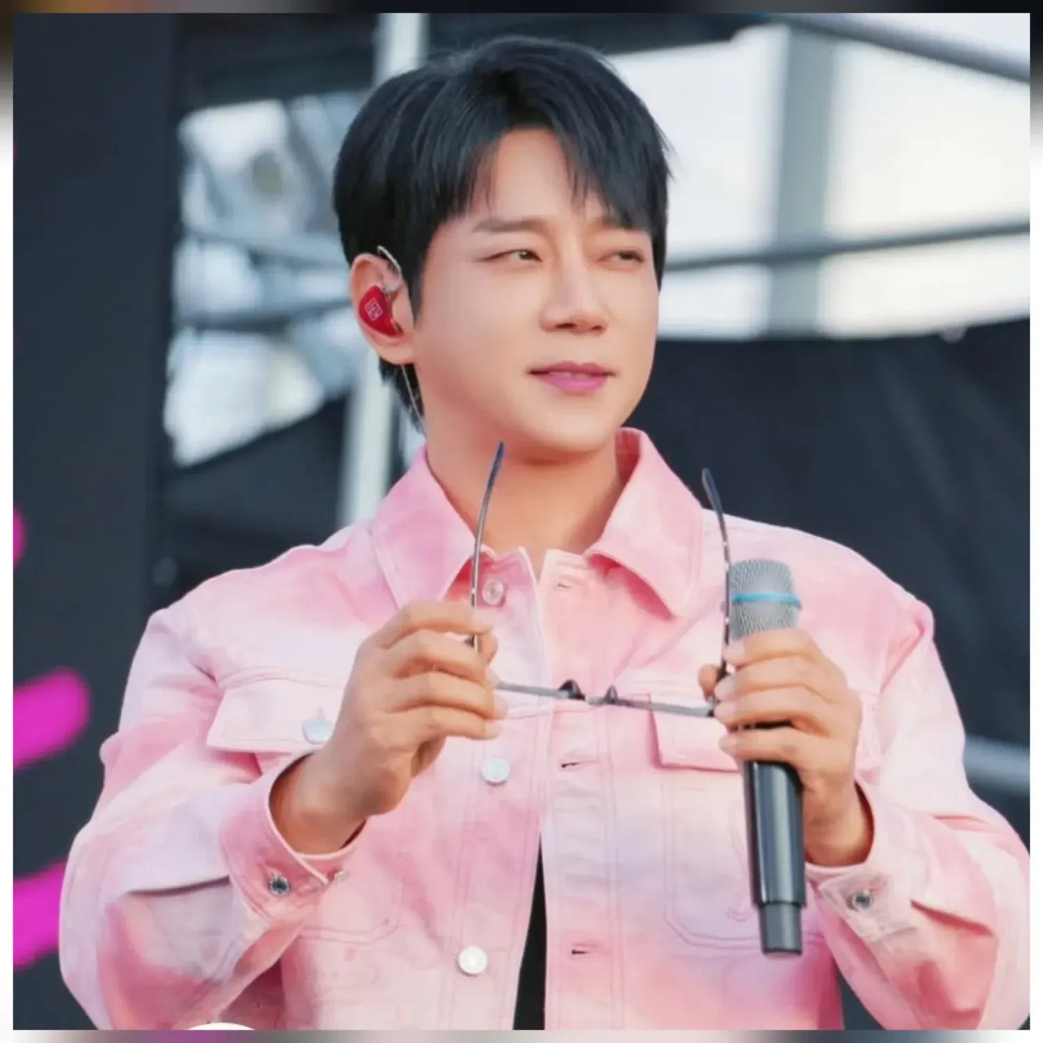 Behind-the-scenes cut of Hwang Chiyeol