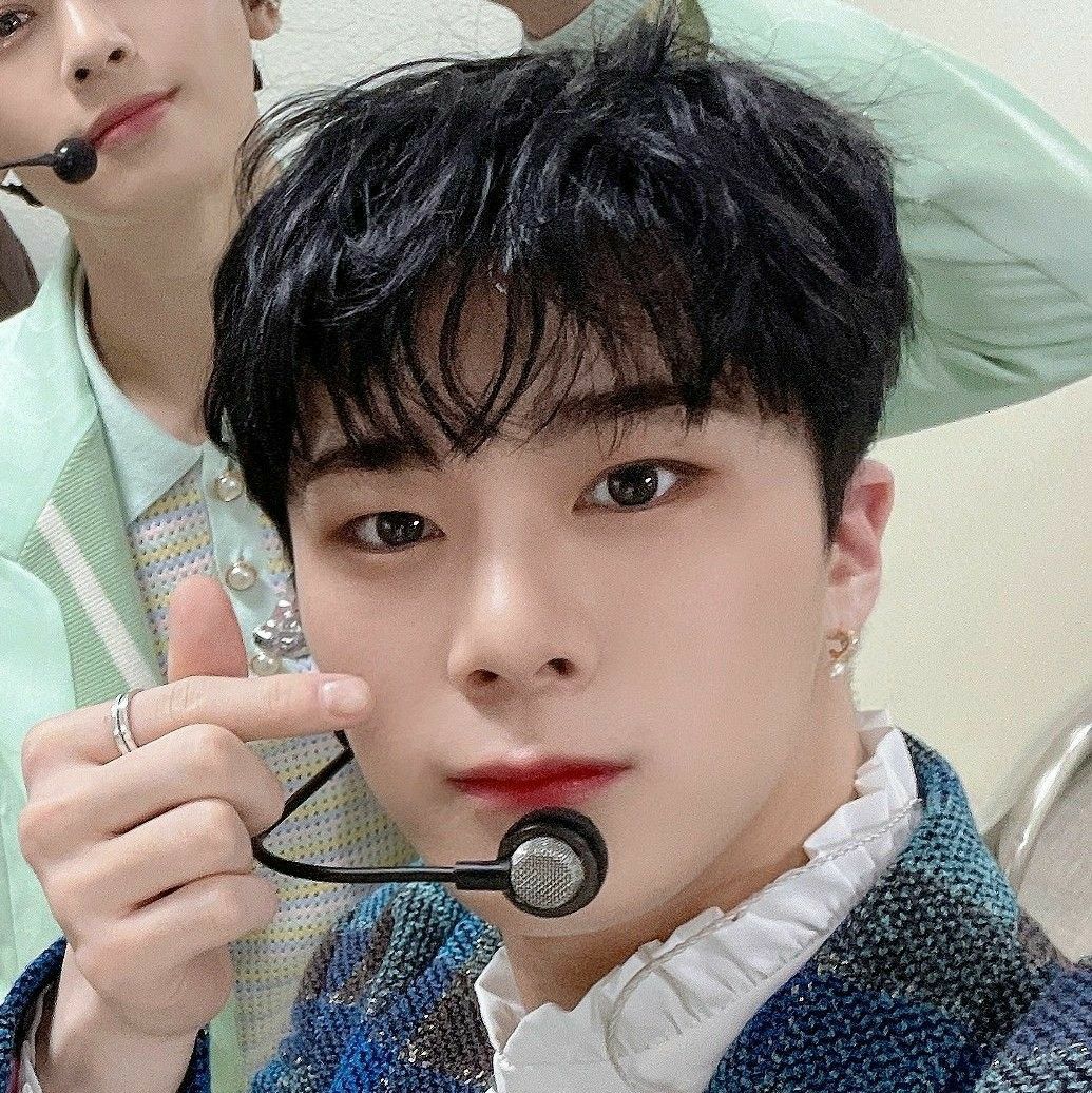 Latest photo of Moonbin (ASTRO)