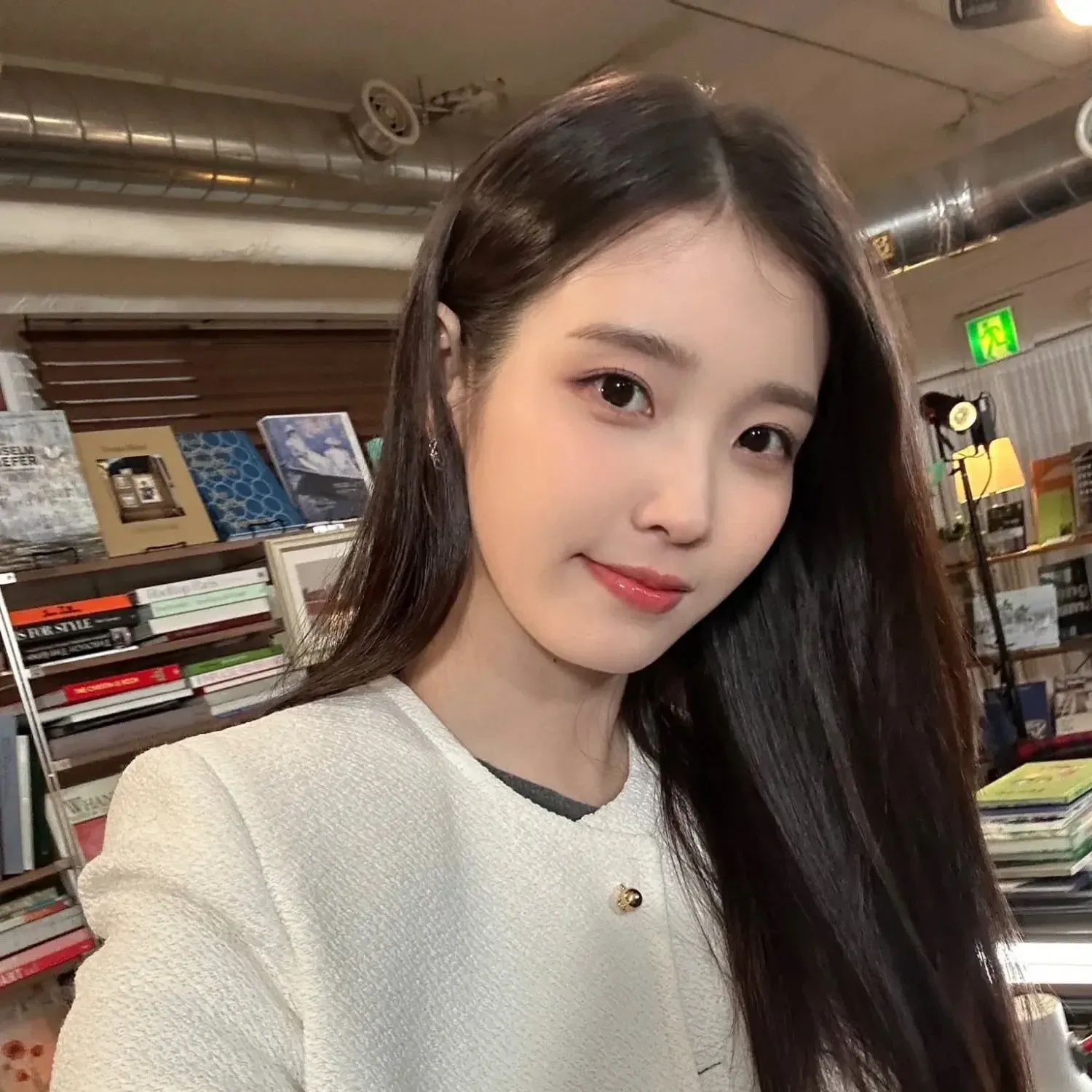 아이유의 비하인드 컷