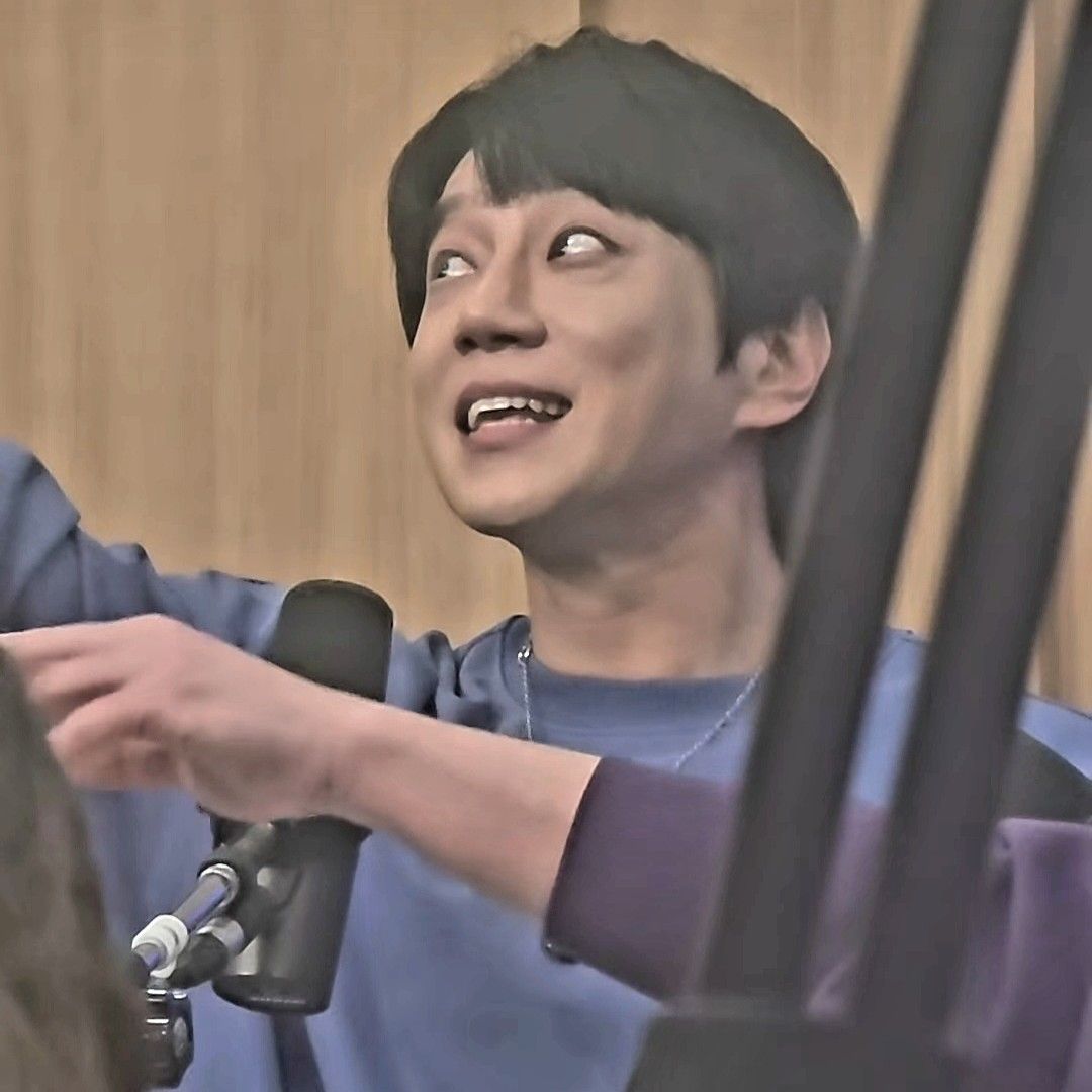 Recent activity shot of Hwang Chiyeol