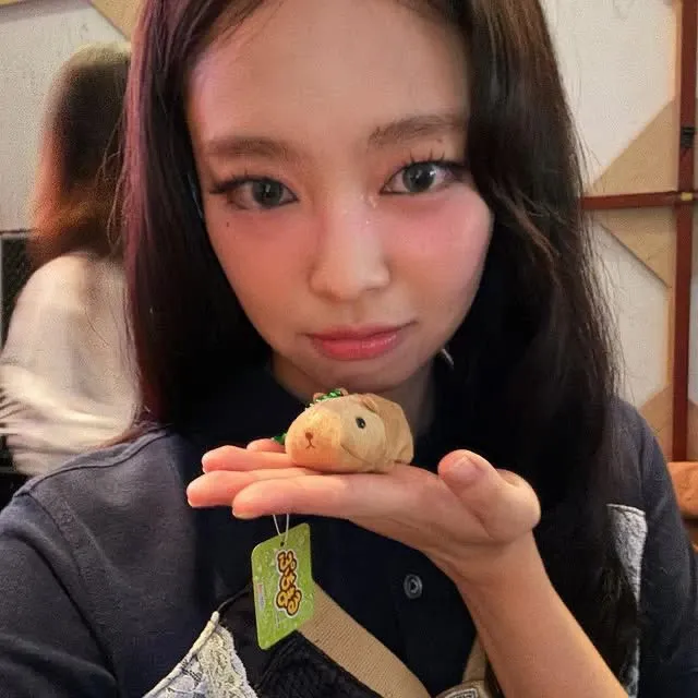 제니 (BLACKPINK)의 비하인드 컷